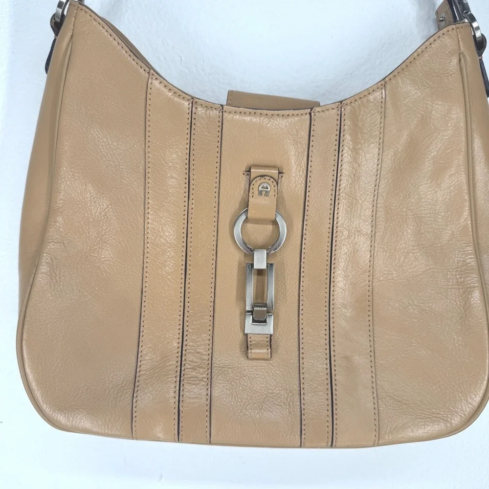 Vintage Etienne Aigner Leather Hobo Shoulder Bag Camel Old Money‎ Preppy Buckle
